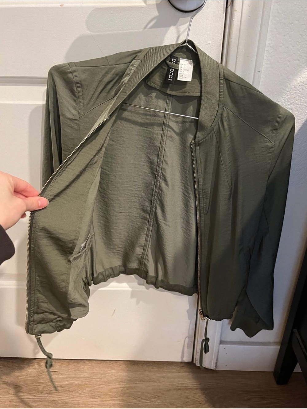 H&M lightweight green jacket - Picture 6 of 6